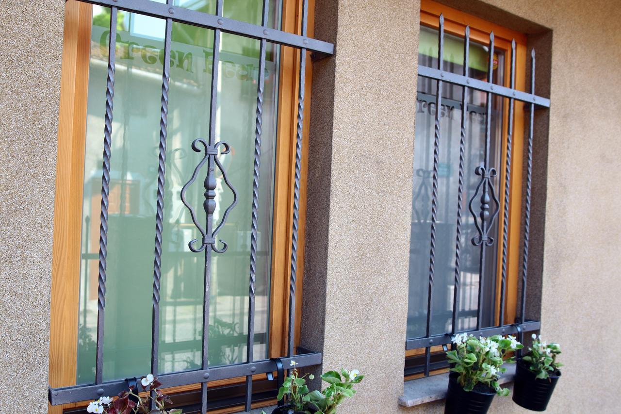 Green Bear SJJ Exterior photo
