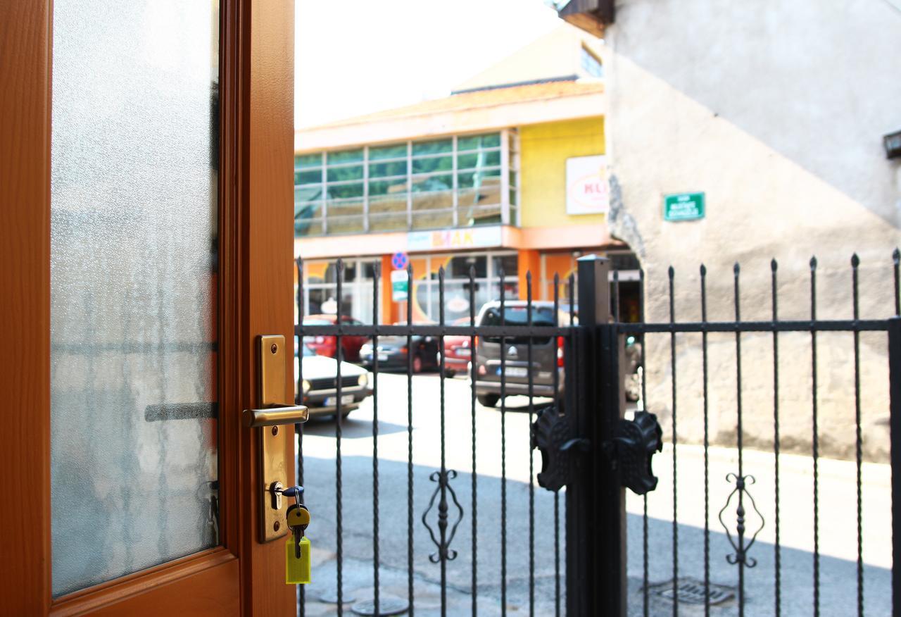 Green Bear SJJ Exterior photo